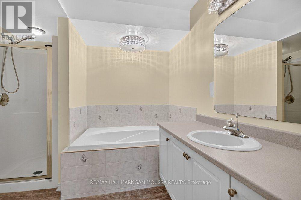 19 Colchester Square Property Photo 23