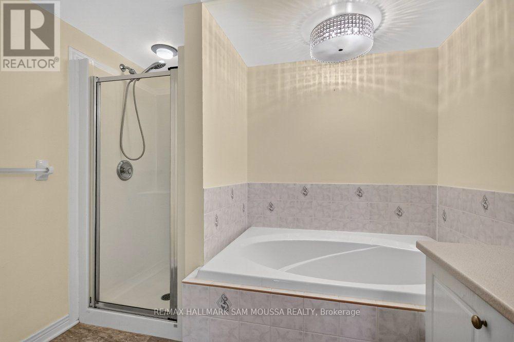 19 Colchester Square Property Photo 24