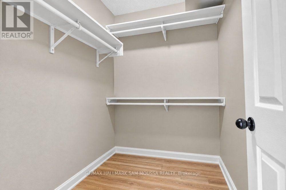 19 Colchester Square Property Photo 25