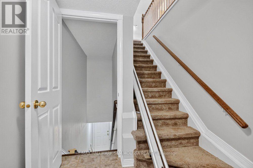 19 Colchester Square Property Photo 37