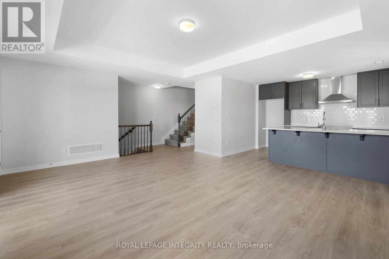 622 Parnian Private Property Photo 6
