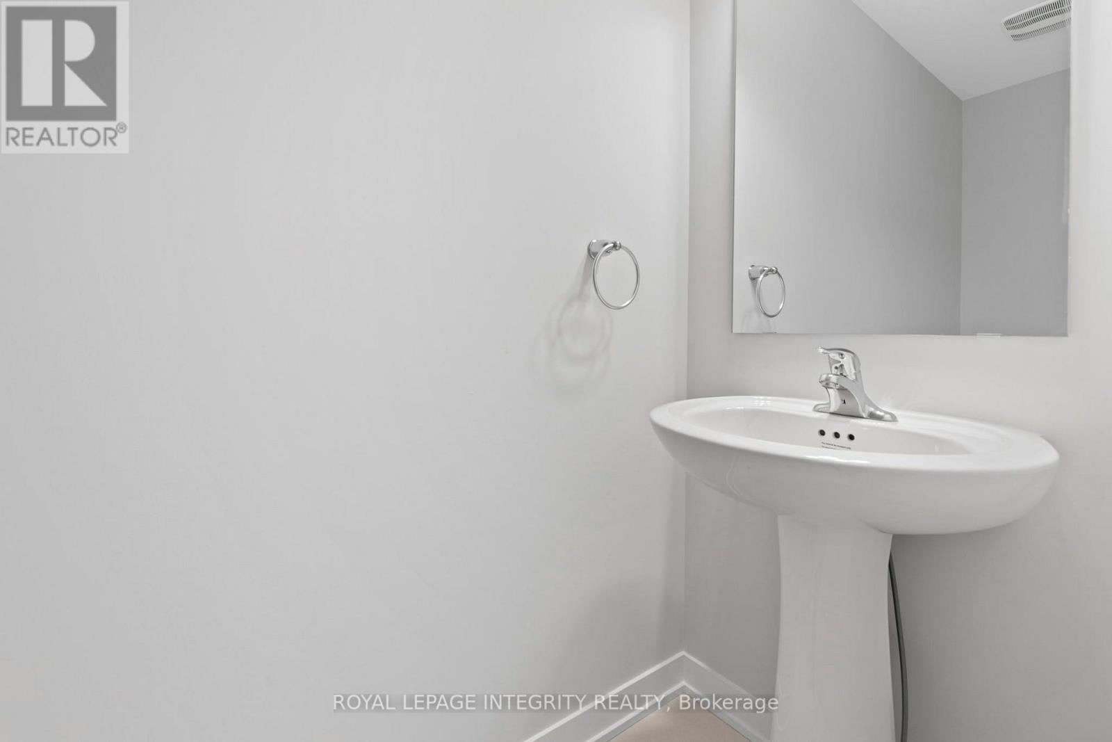 622 Parnian Private Property Photo 11