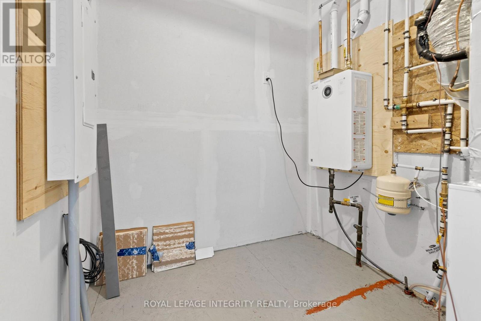 622 Parnian Private Property Photo 18