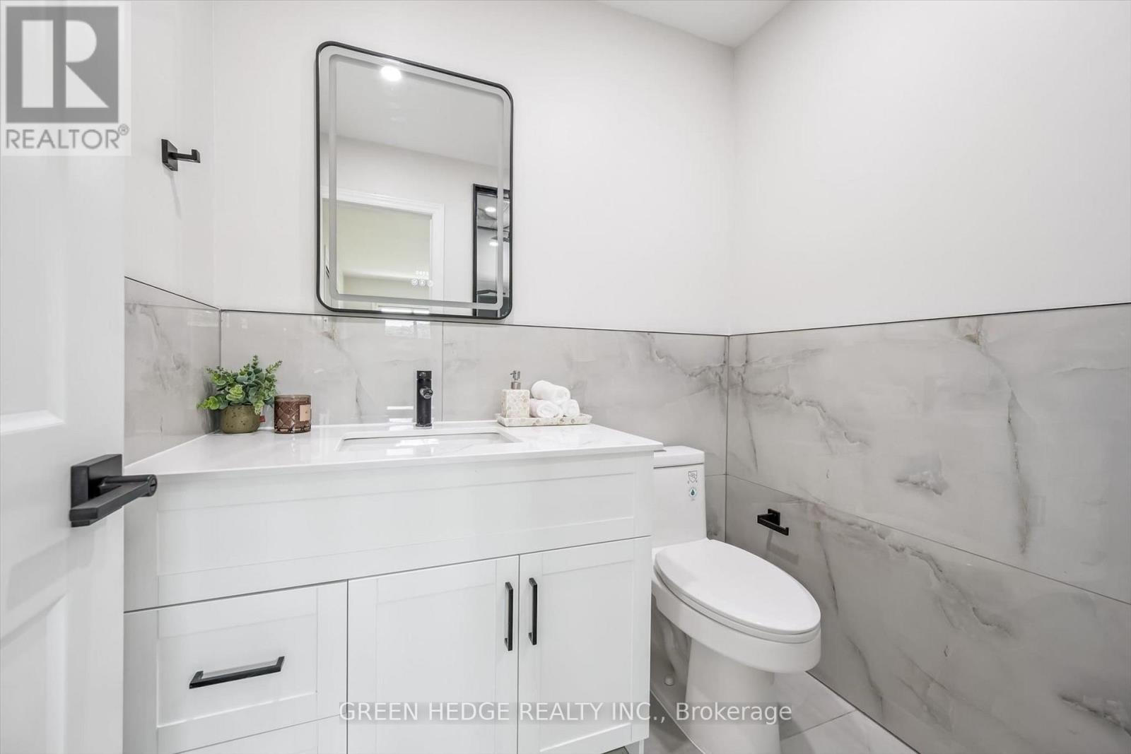 385 Village Crescent Property Photo 23