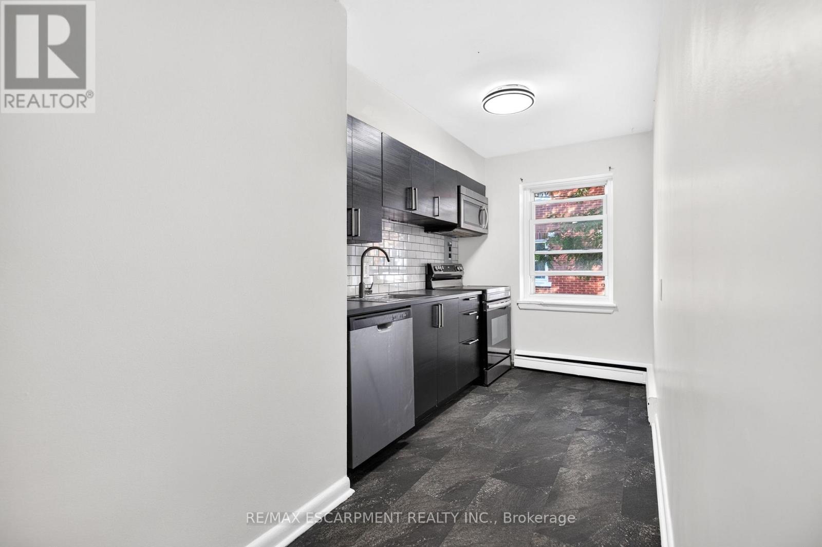 3 - 3 Applewood Avenue Property Photo 9