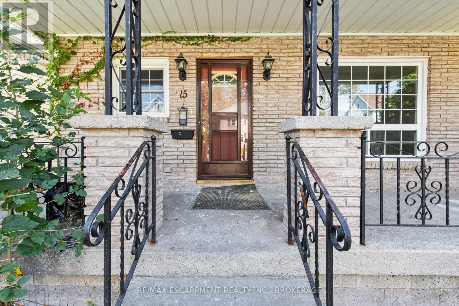 Upper - 15 Mccormick Street Property Photo 3
