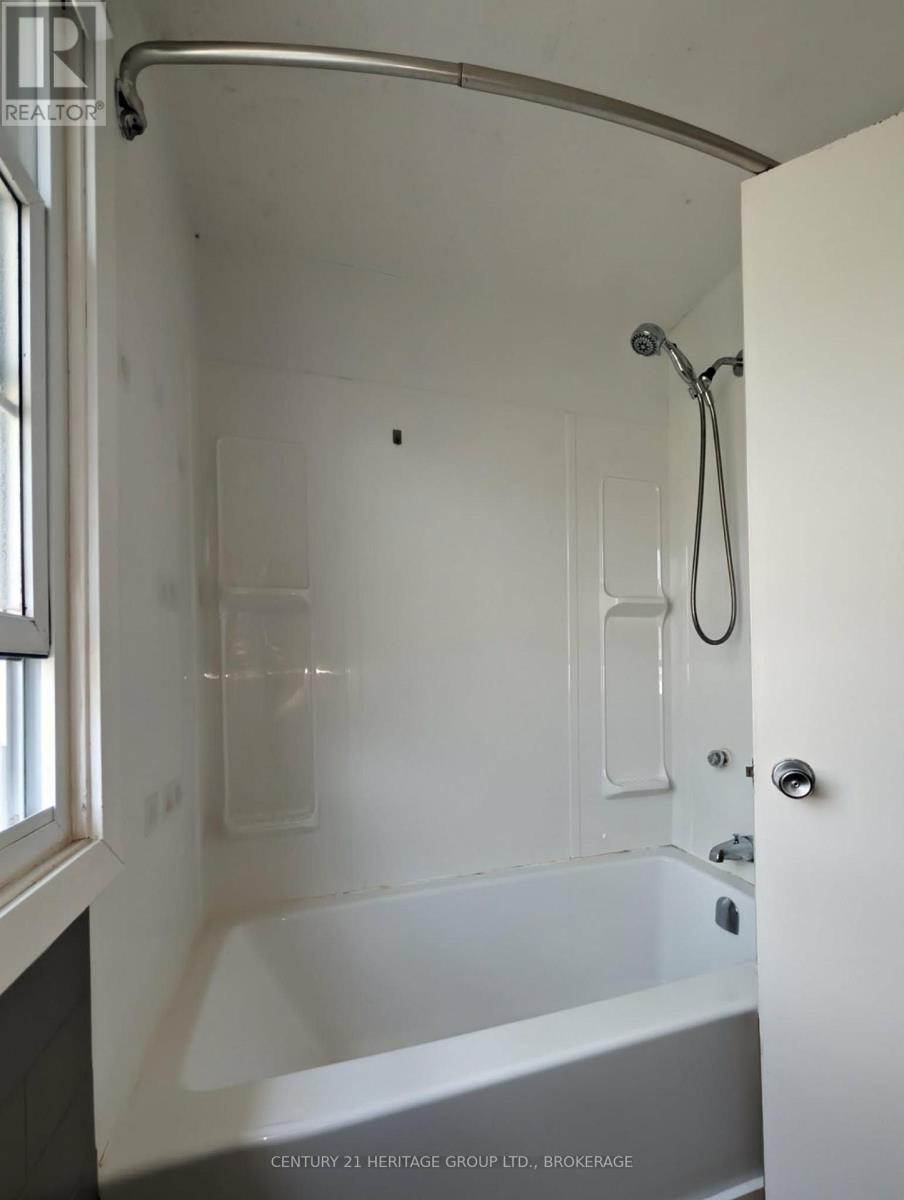 5 - 136 Notch Hill Road Property Photo 15
