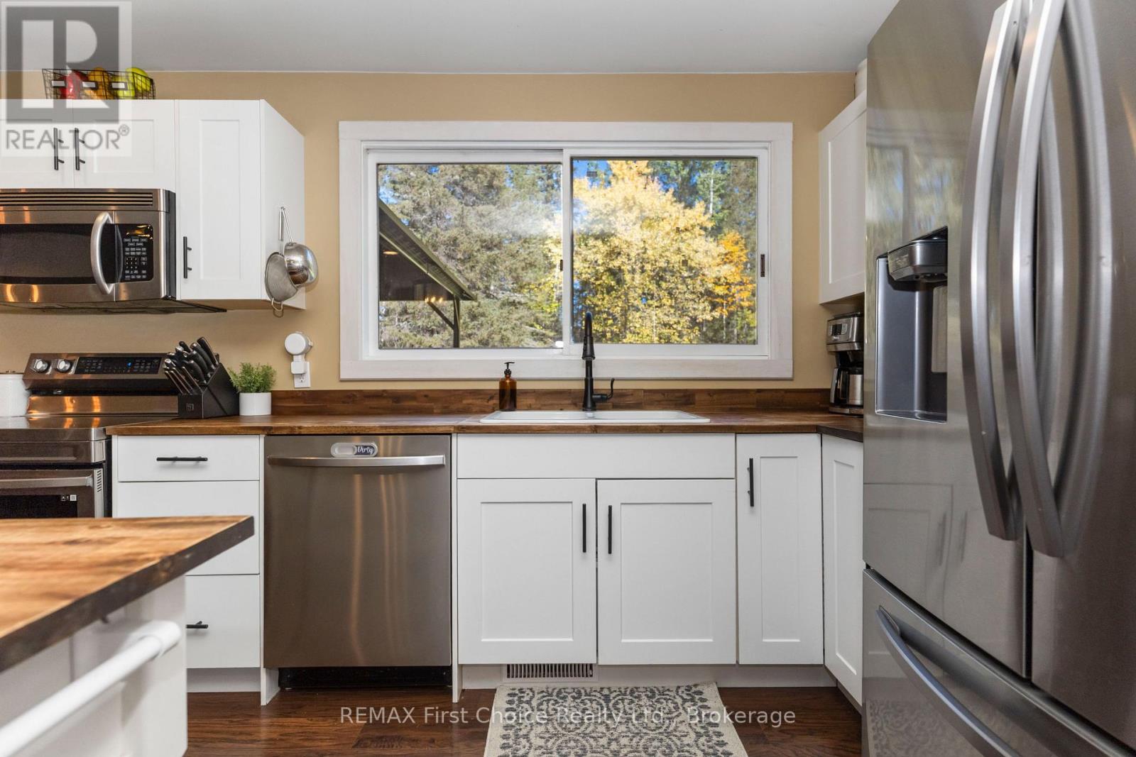 1598 Harstone Road Property Photo 9