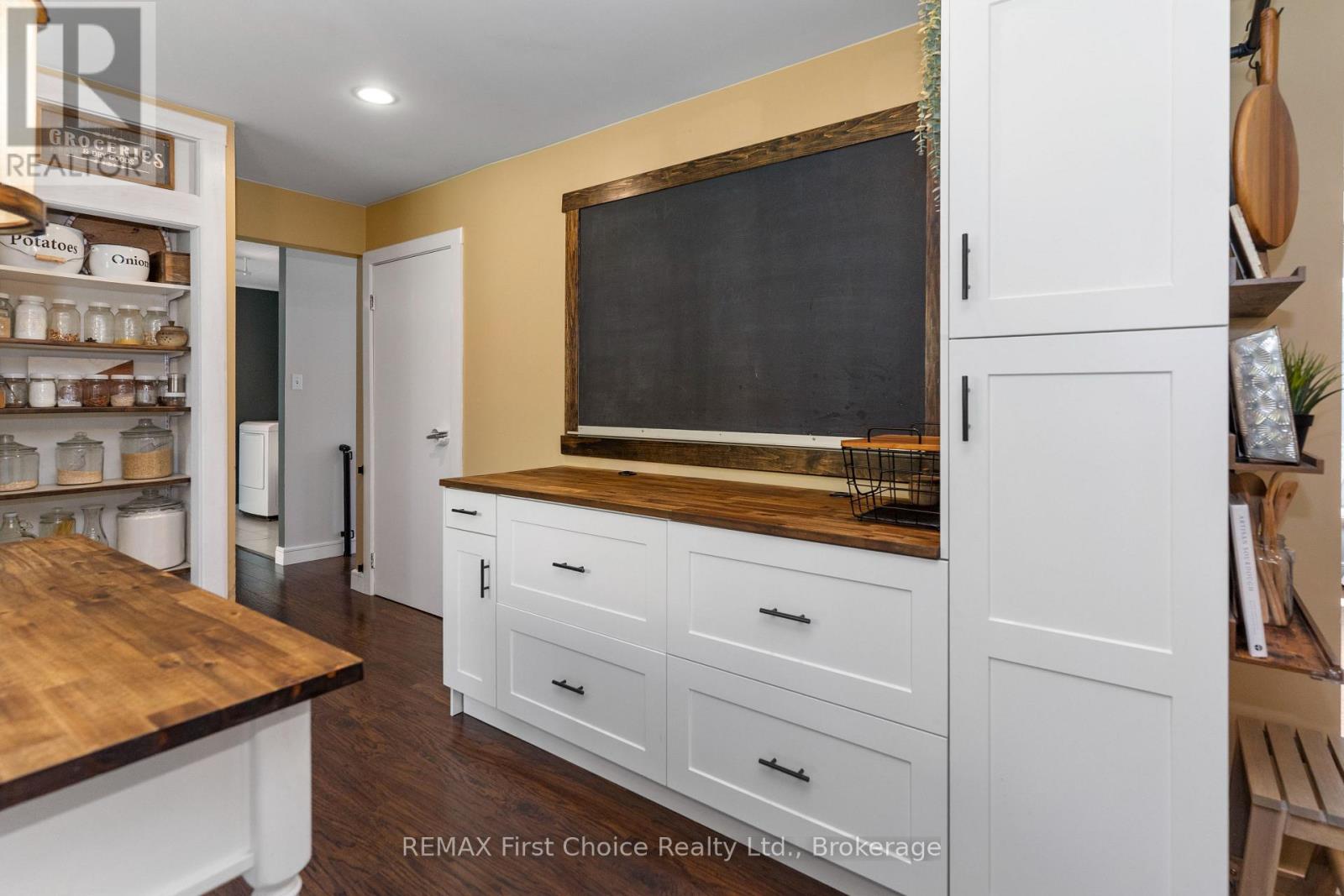 1598 Harstone Road Property Photo 11