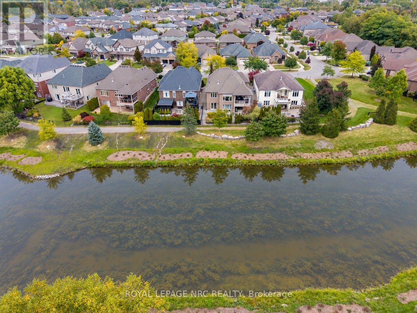 295 Creekside Drive Property Photo 12
