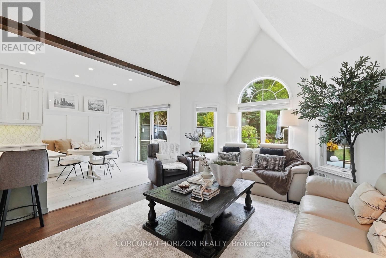 15 Everwood Run Property Photo 8