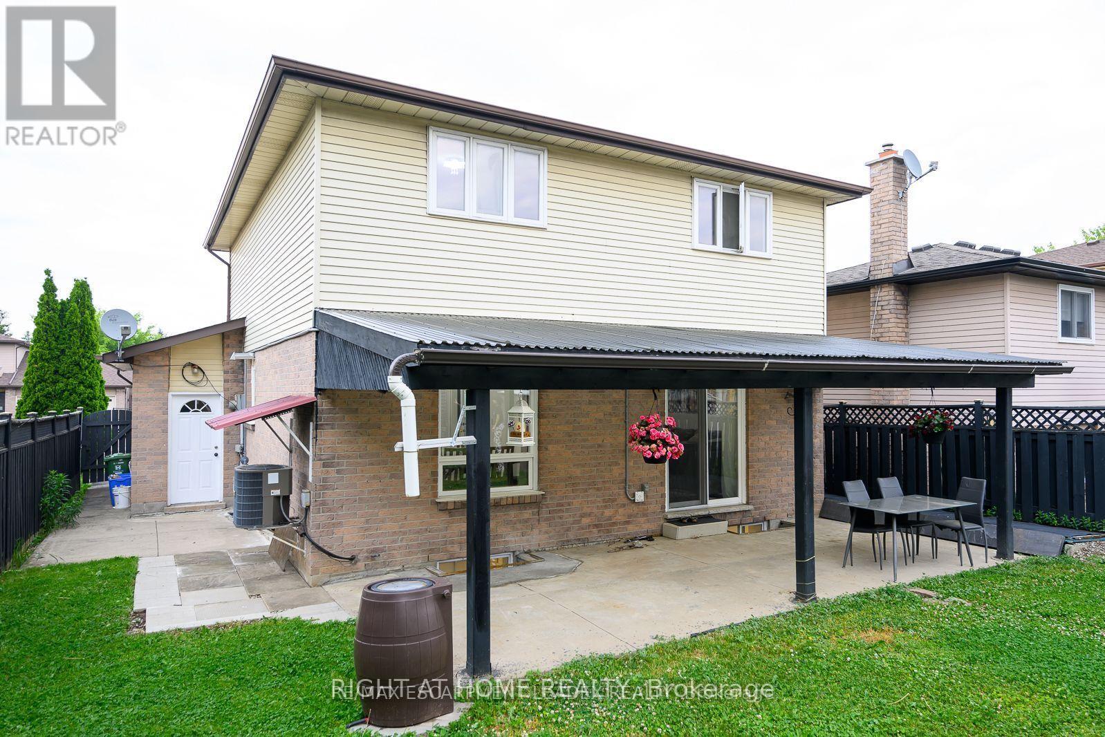 27 Wingfield Place E Property Photo 37