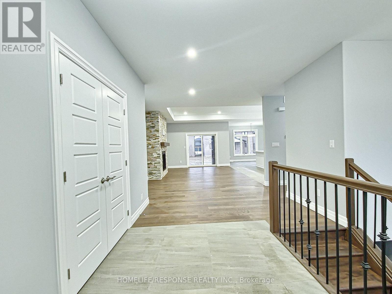 19 Tracy Drive Property Photo 2