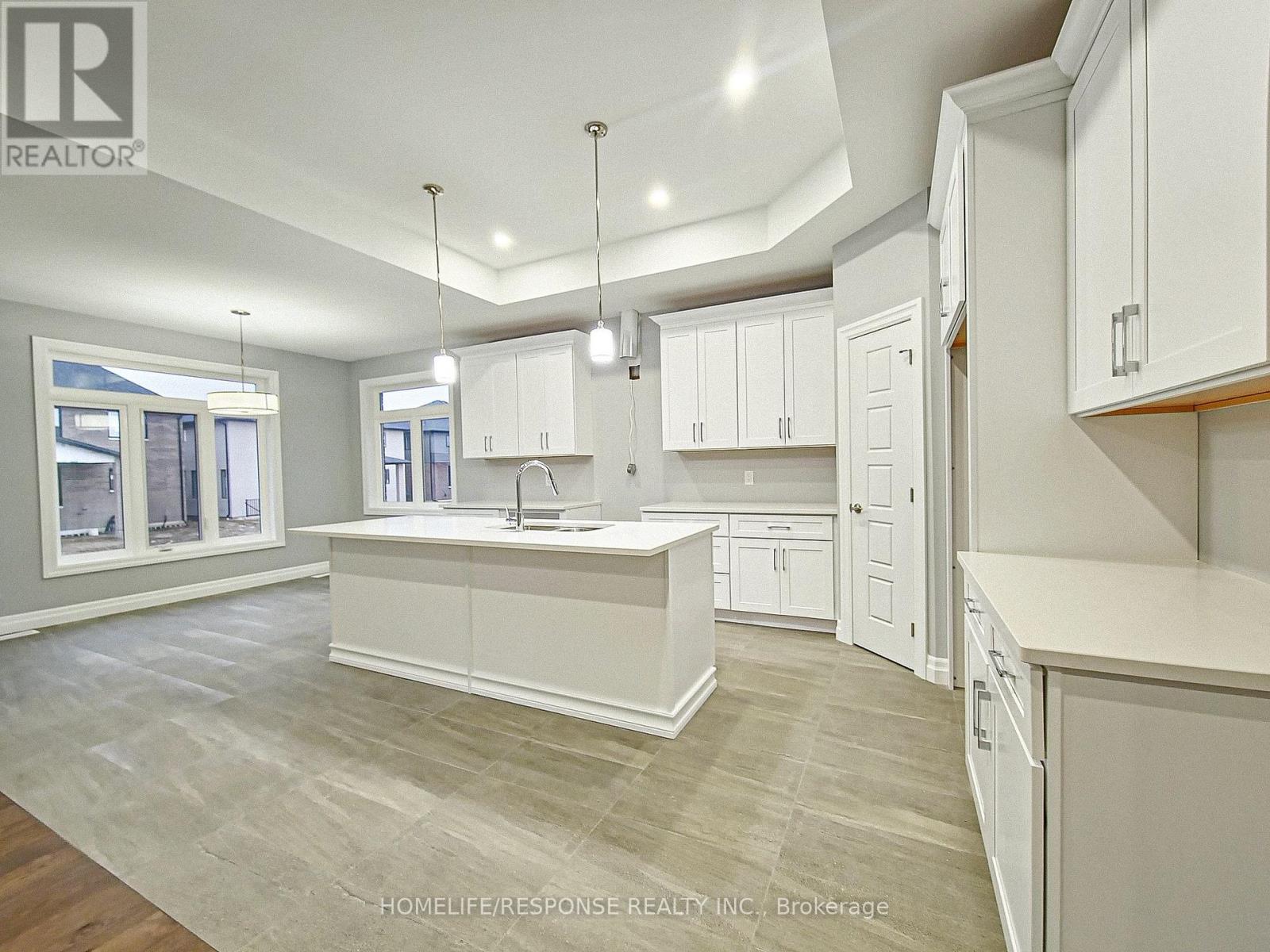 19 Tracy Drive Property Photo 7
