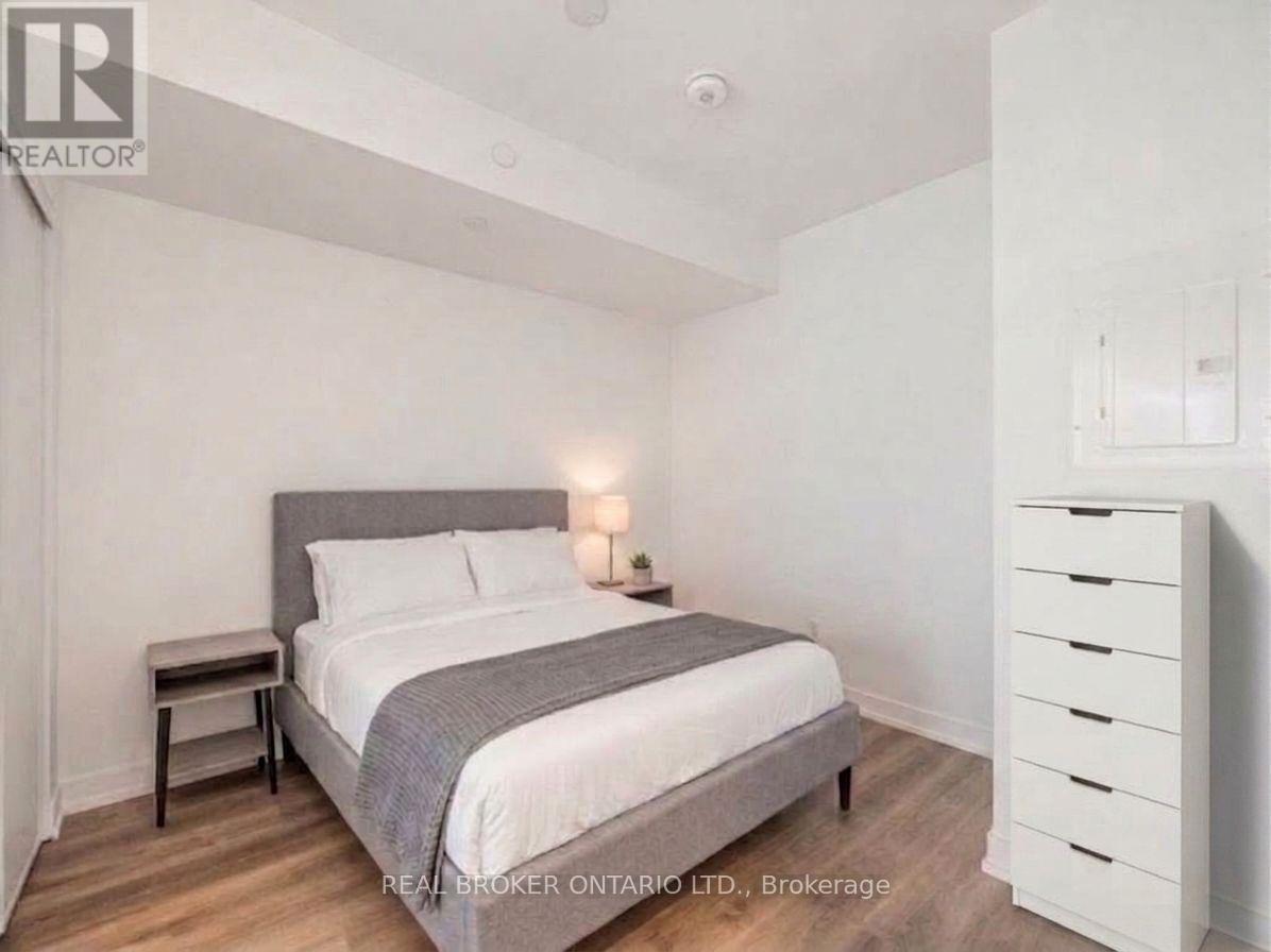 922 - 1 Jarvis Street E Property Photo 1