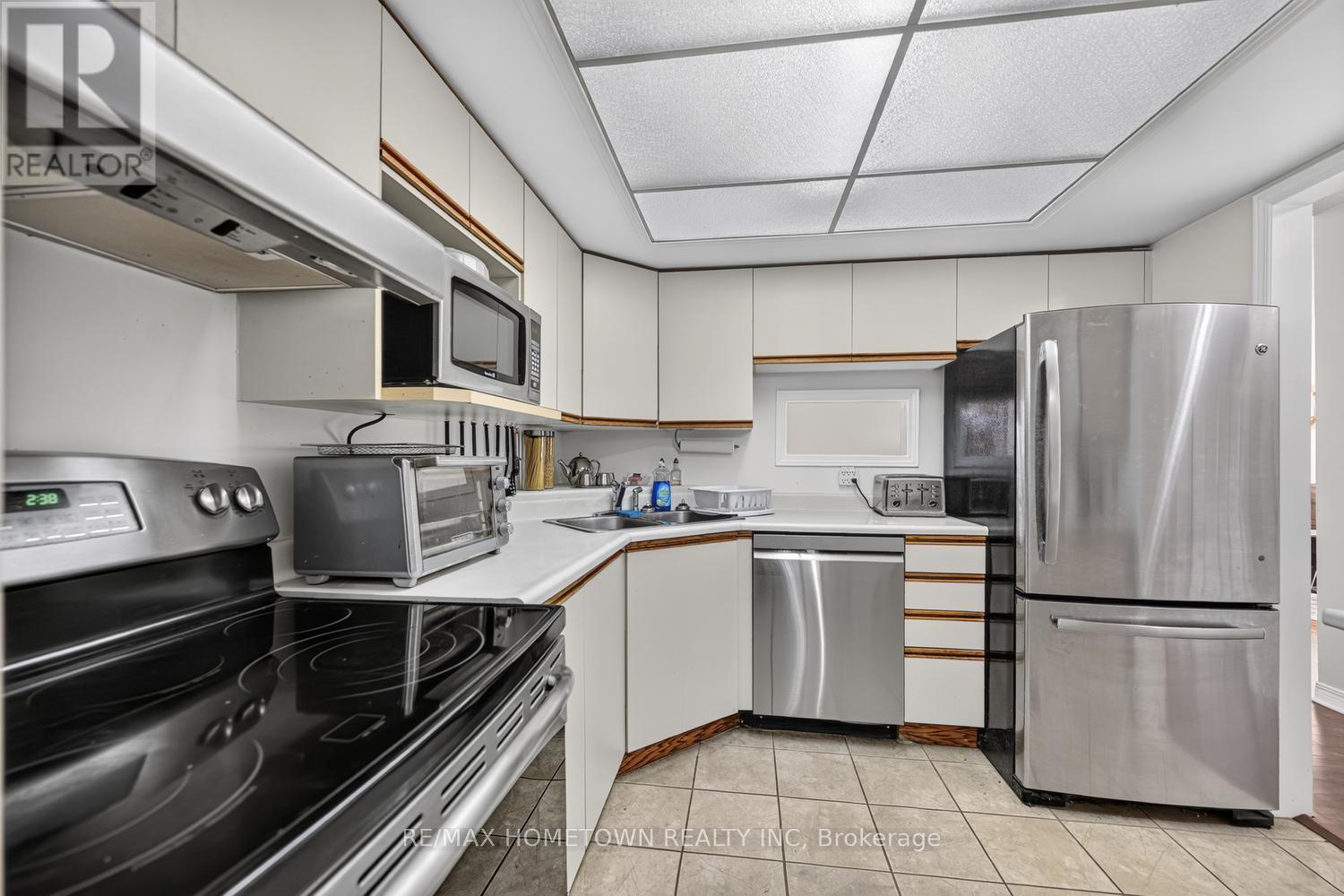209 - 820 Laurier Boulevard Property Photo 9