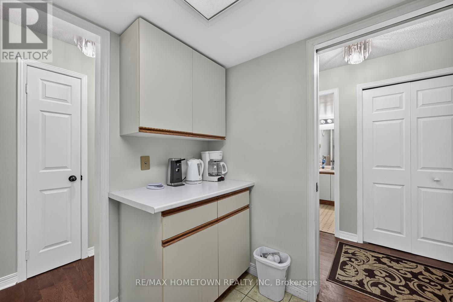 209 - 820 Laurier Boulevard Property Photo 10