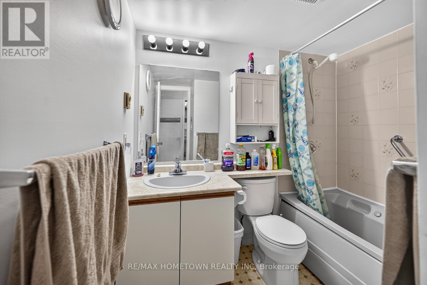 209 - 820 Laurier Boulevard Property Photo 20