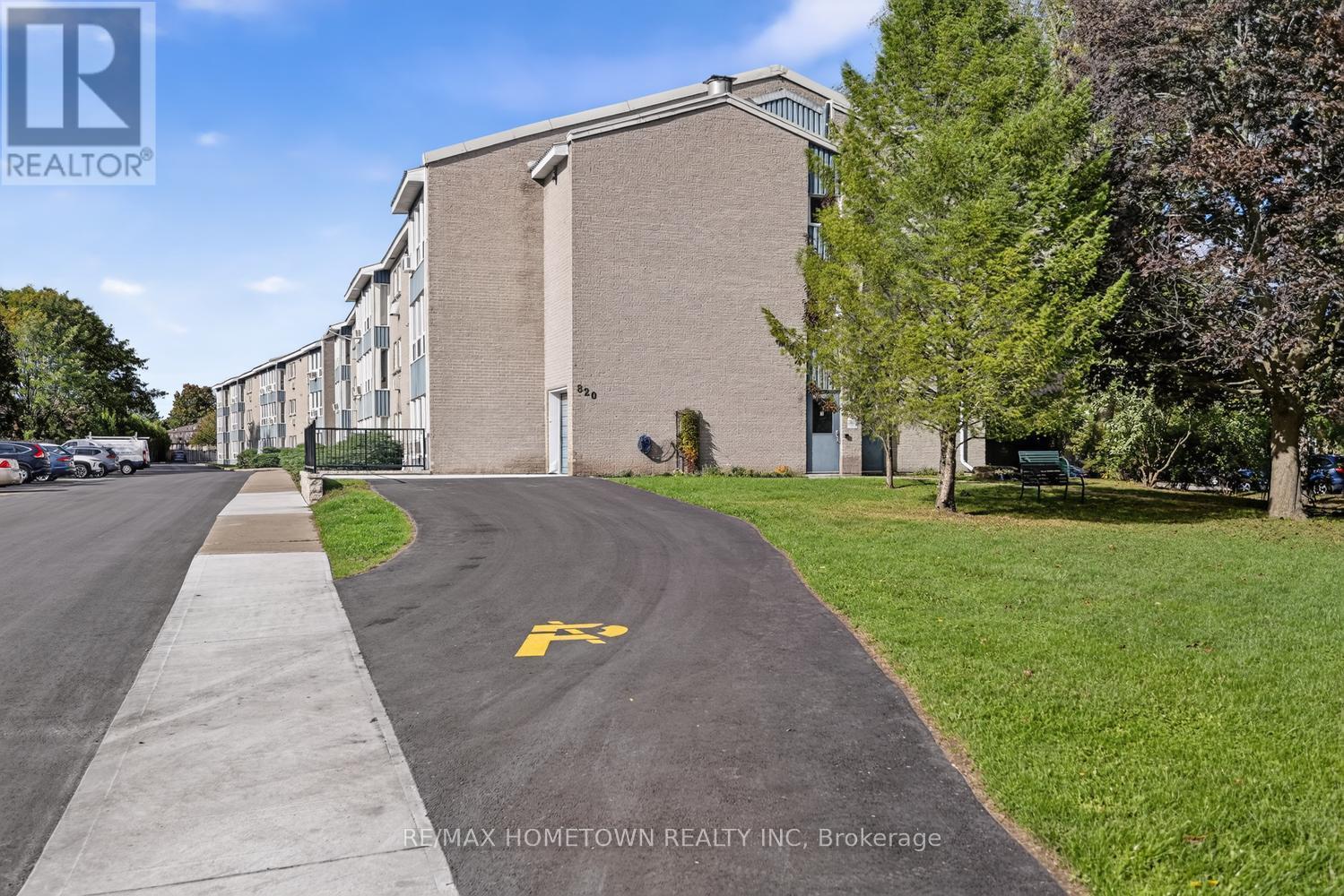 209 - 820 Laurier Boulevard Property Photo 30