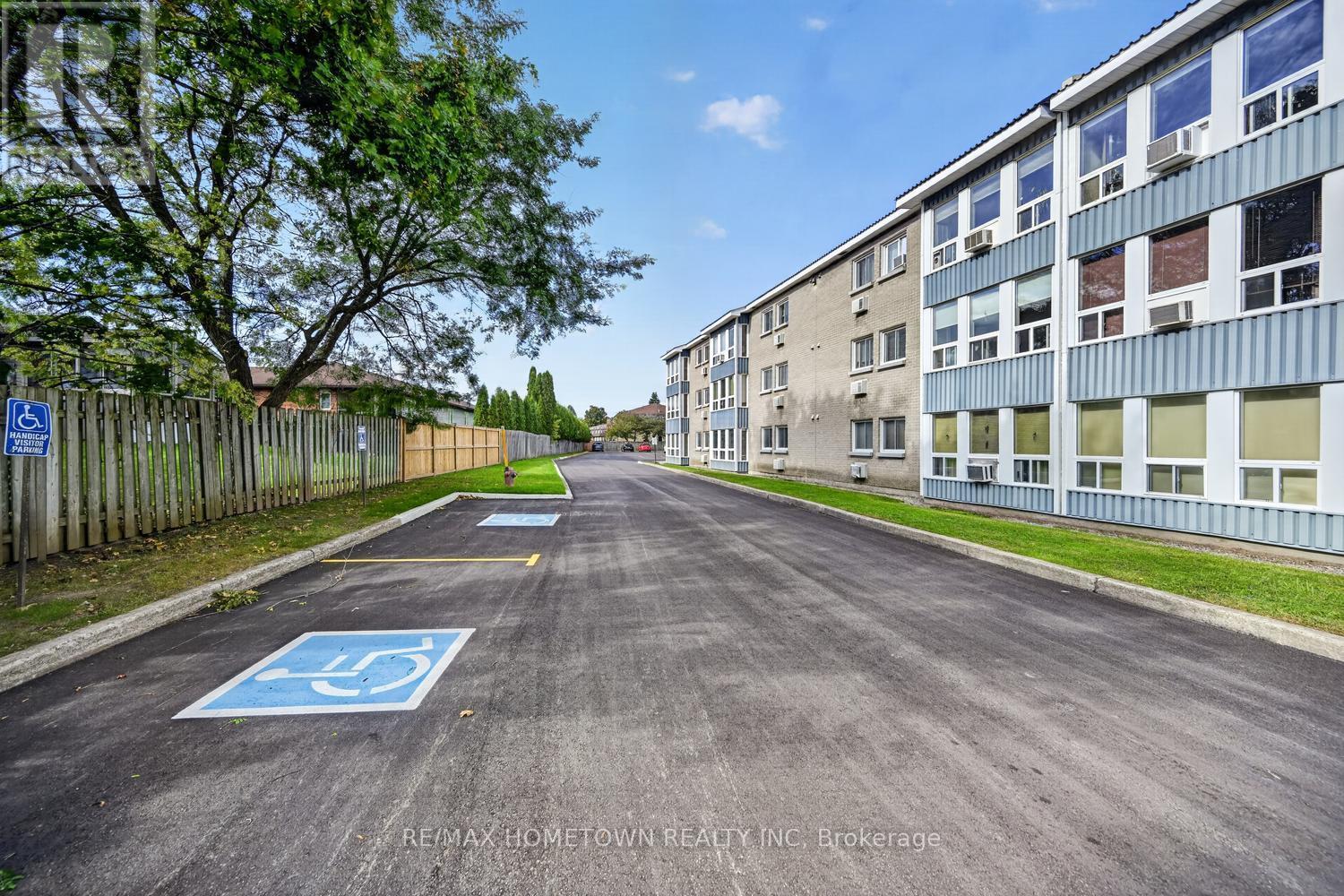 209 - 820 Laurier Boulevard Property Photo 31