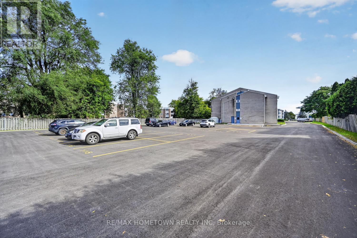 209 - 820 Laurier Boulevard Property Photo 33