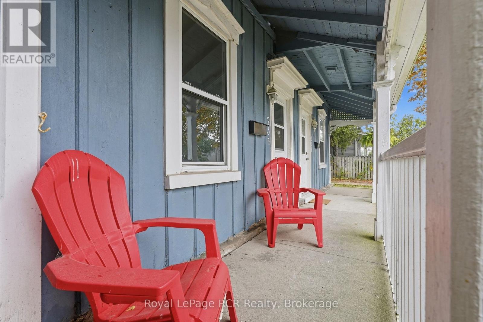 234 Elma Street E Property Photo 3