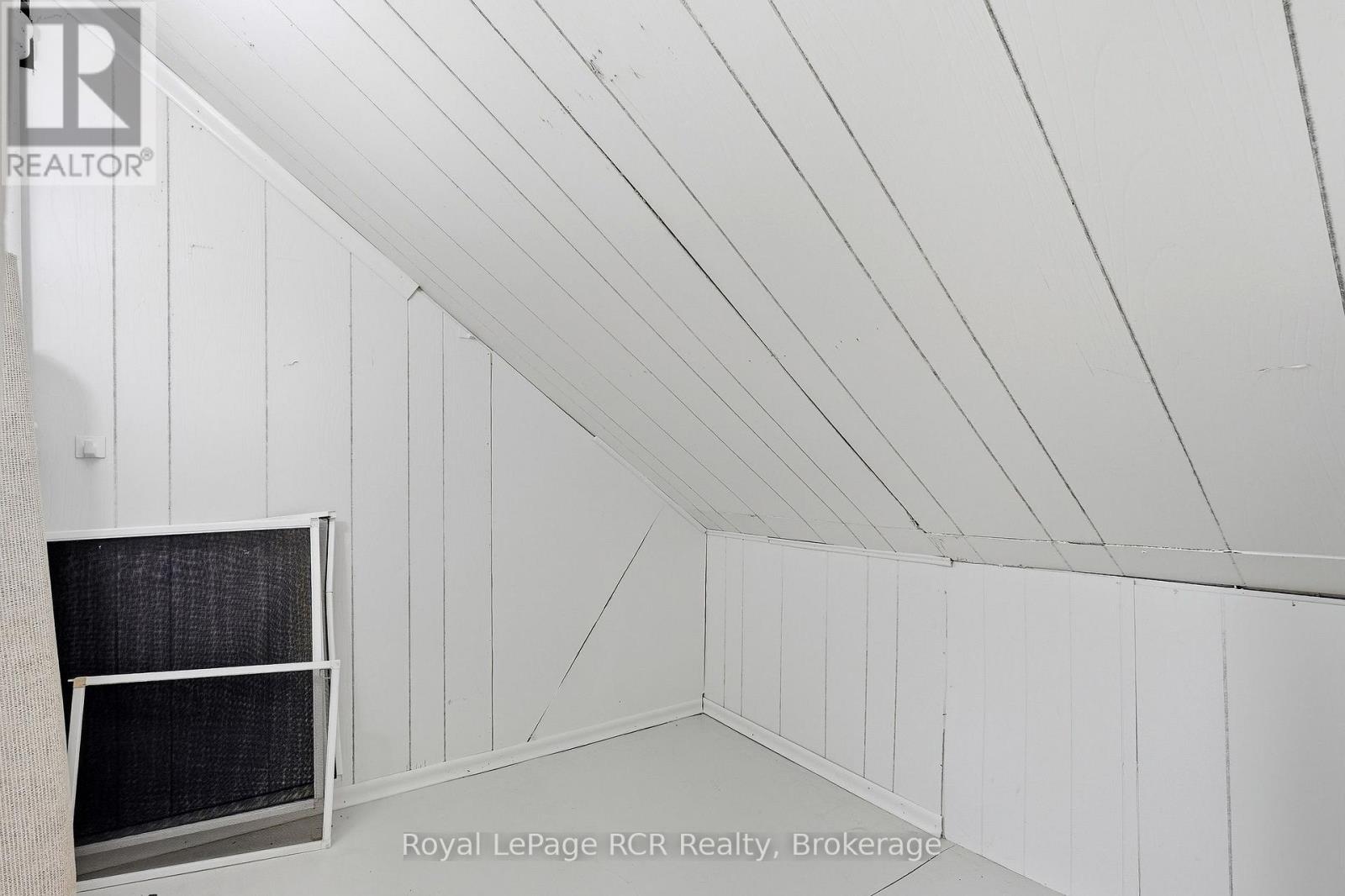 234 Elma Street E Property Photo 12