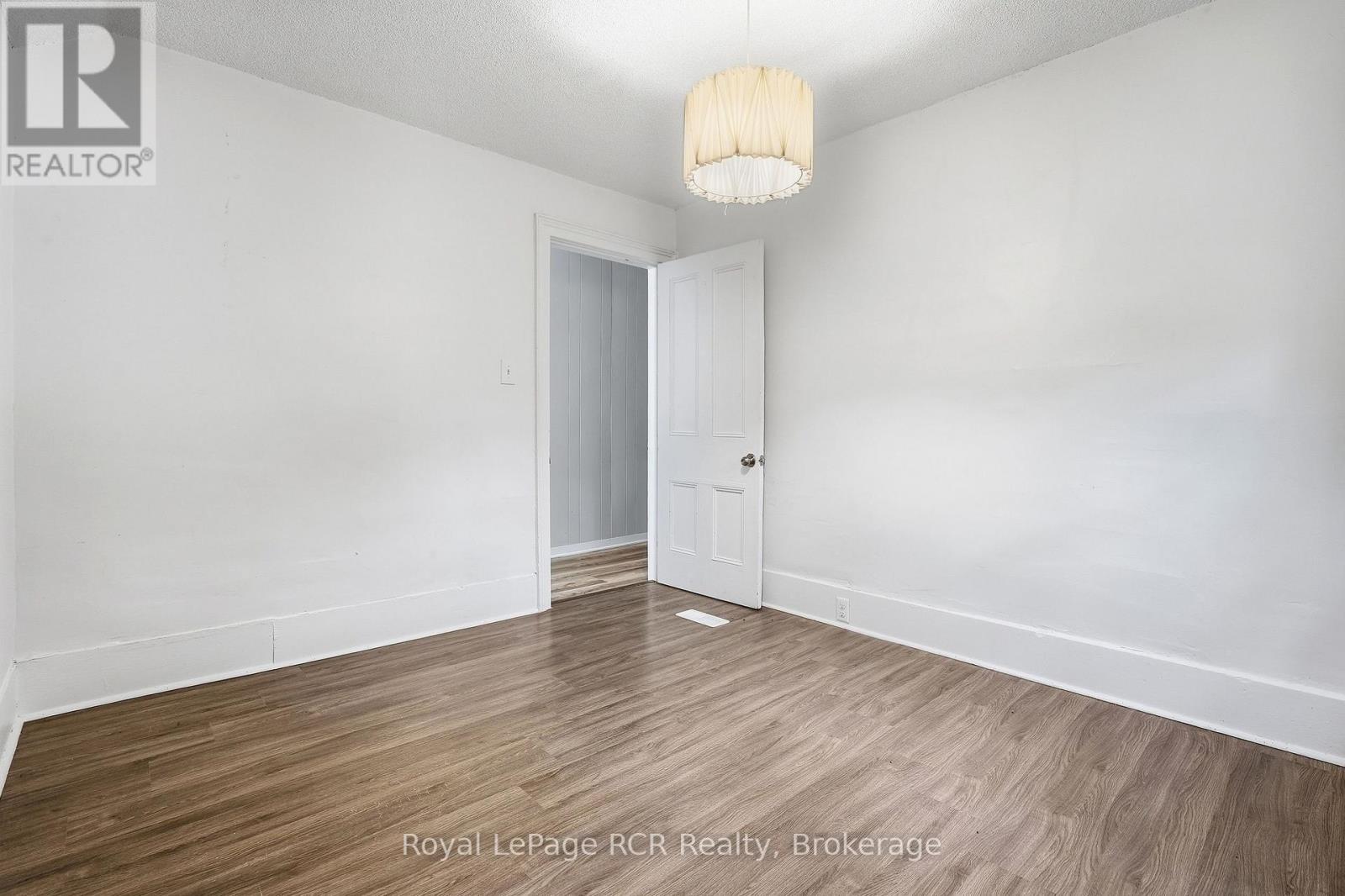 234 Elma Street E Property Photo 13