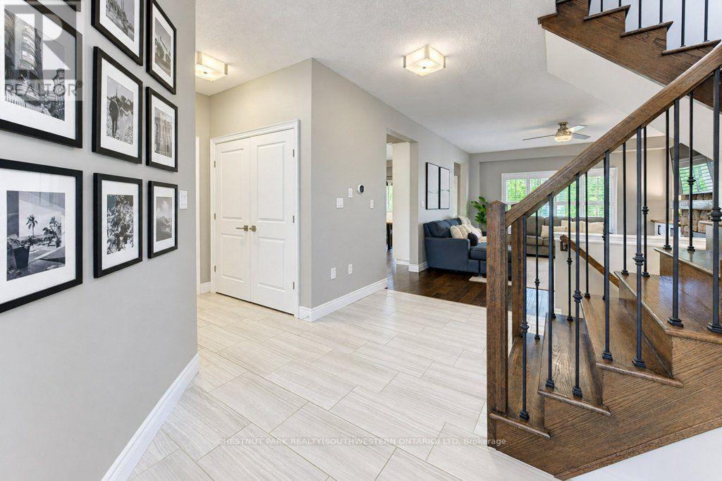 31 Elmbank Trail Property Photo 8