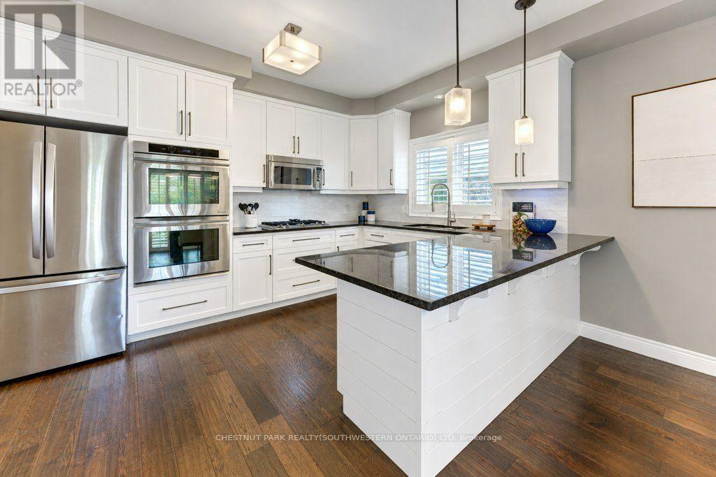 31 Elmbank Trail Property Photo 19