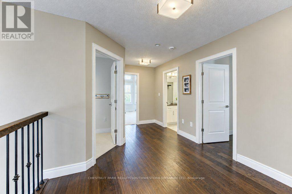 31 Elmbank Trail Property Photo 25