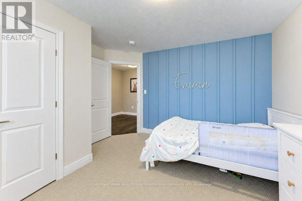 31 Elmbank Trail Property Photo 27