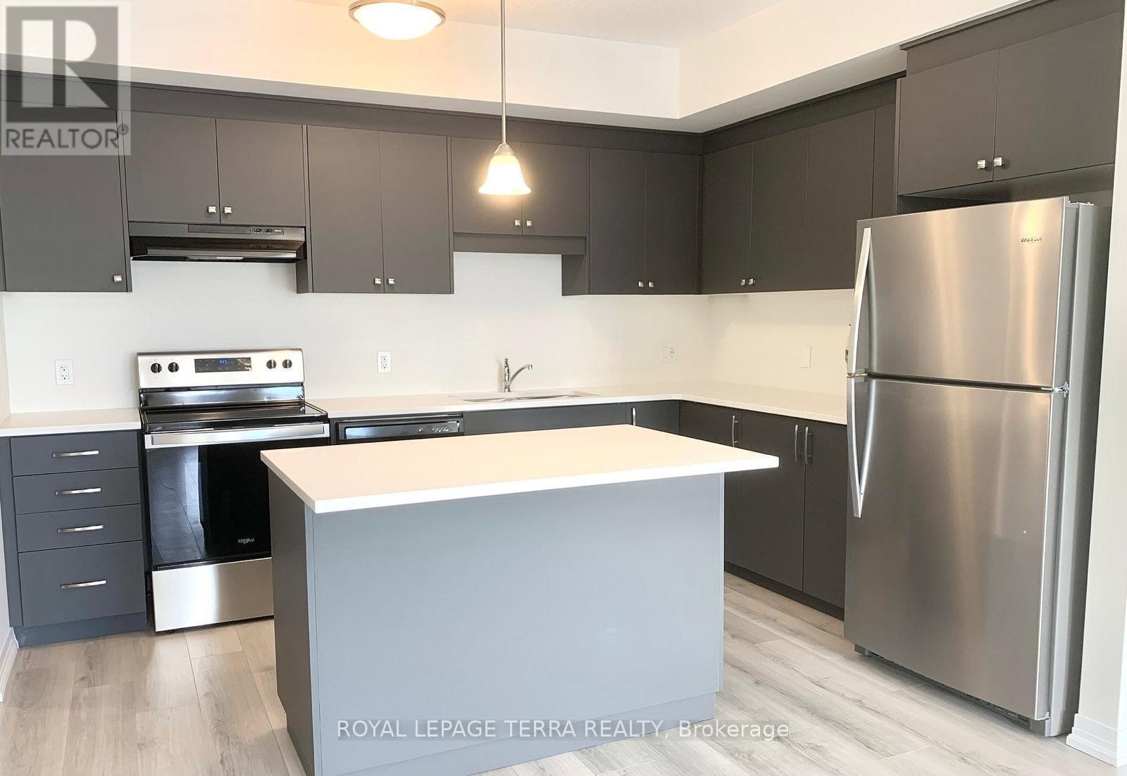 38 - 261 Woodbine Avenue Property Photo 4