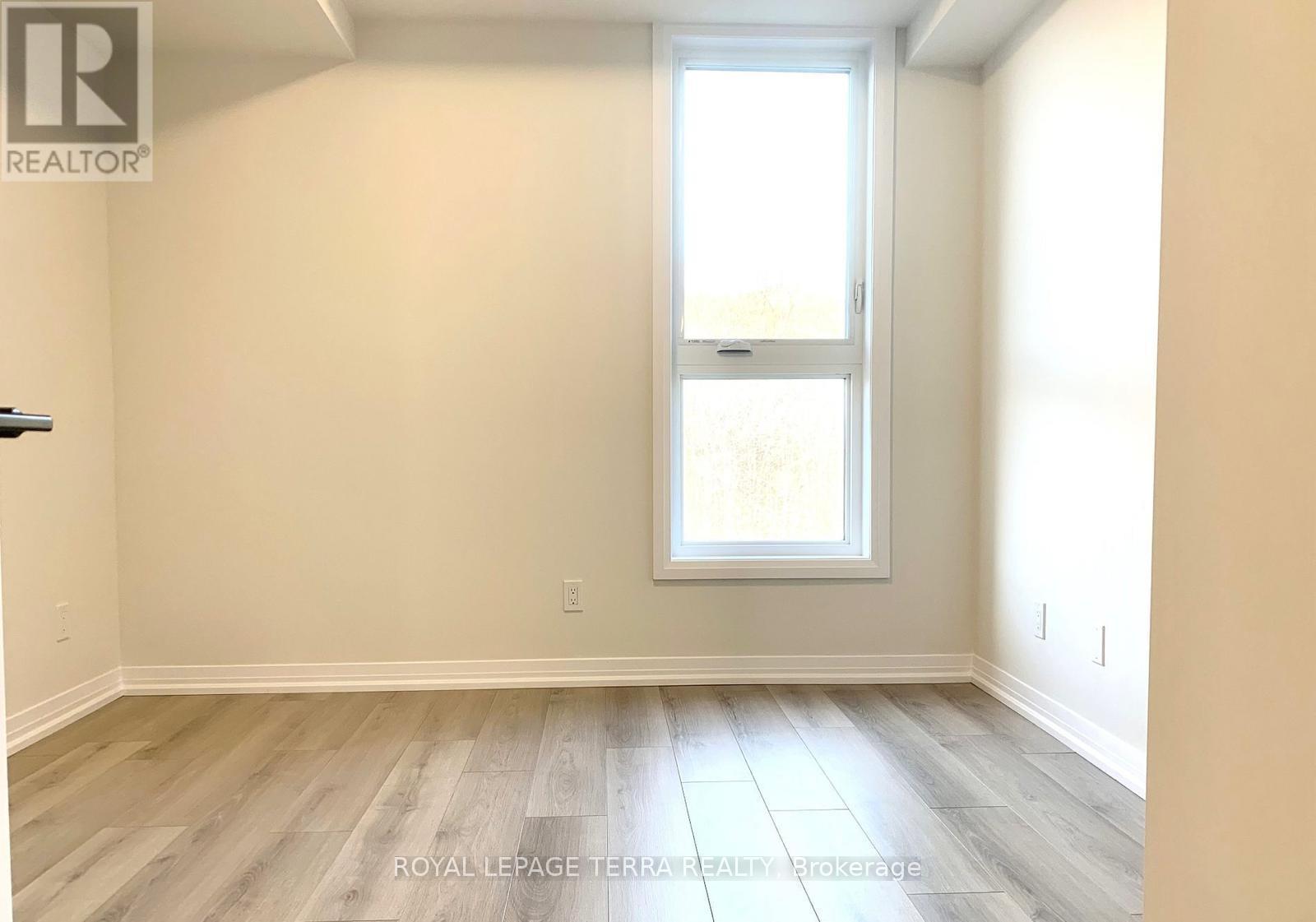 38 - 261 Woodbine Avenue Property Photo 5