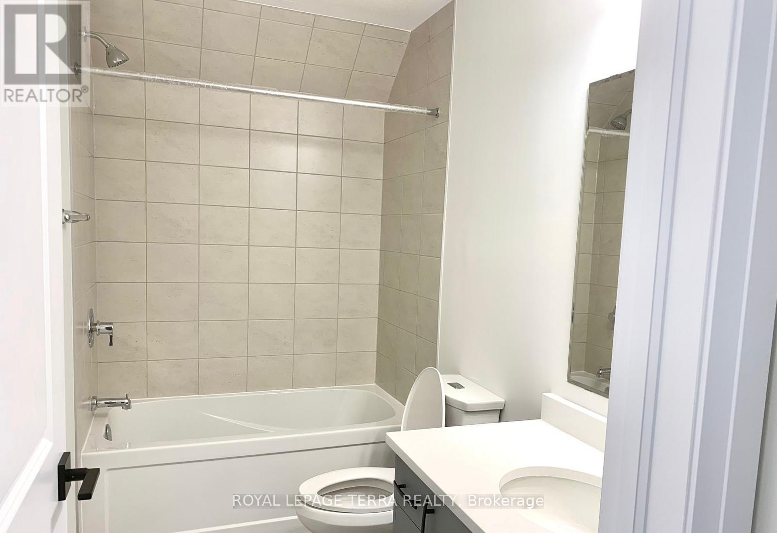 38 - 261 Woodbine Avenue Property Photo 6