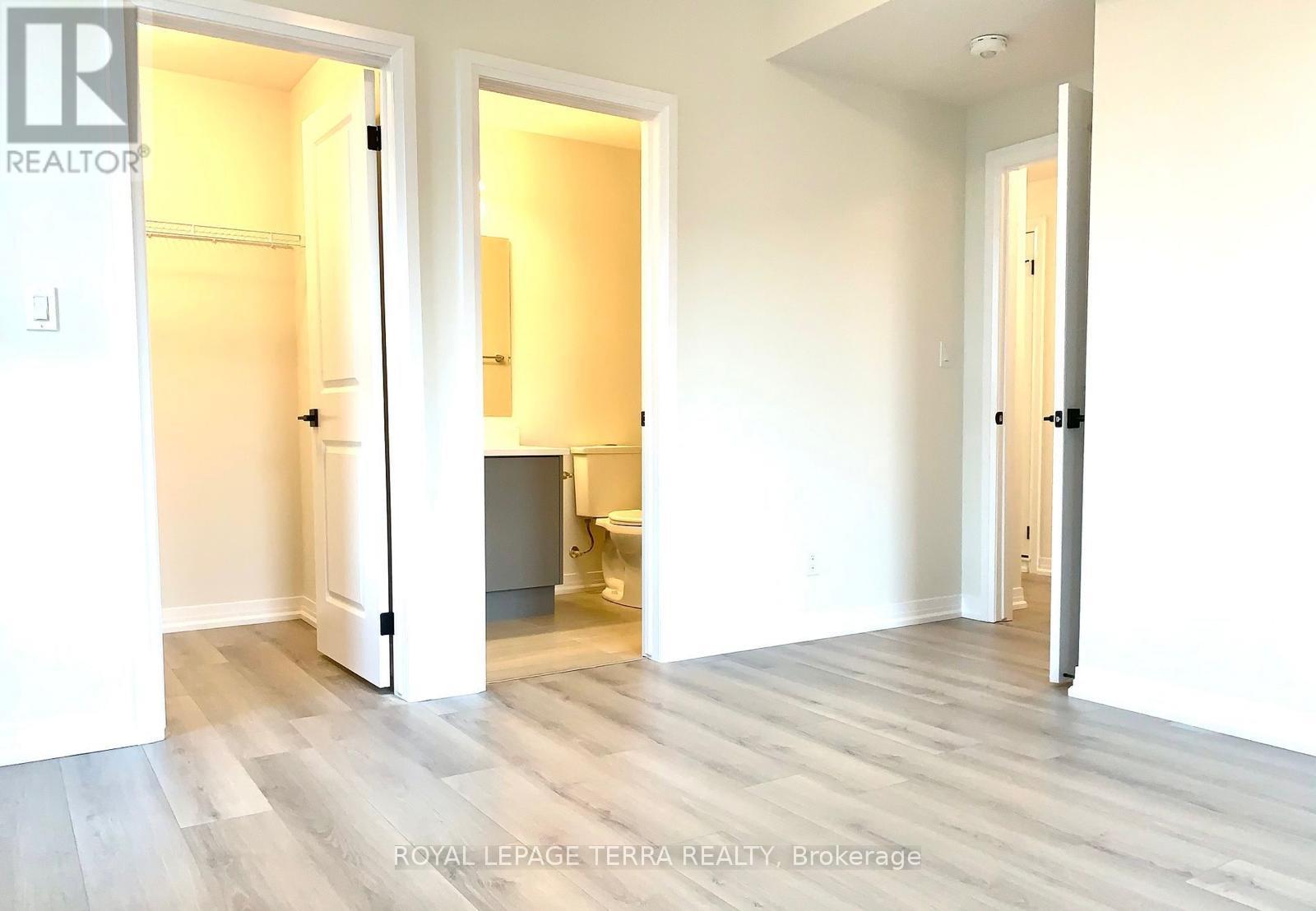 38 - 261 Woodbine Avenue Property Photo 8