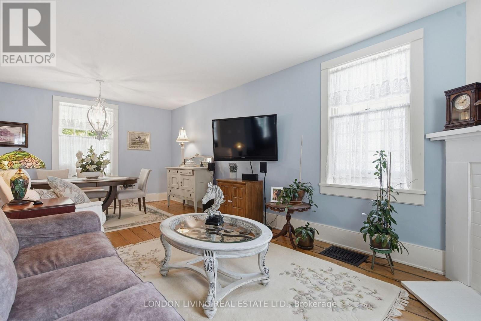 24 Centre Street Property Photo 8