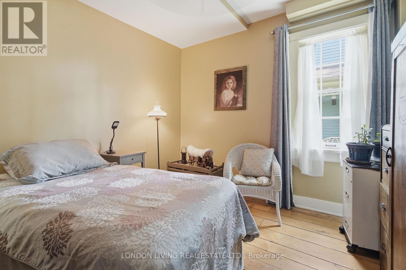 24 Centre Street Property Photo 12