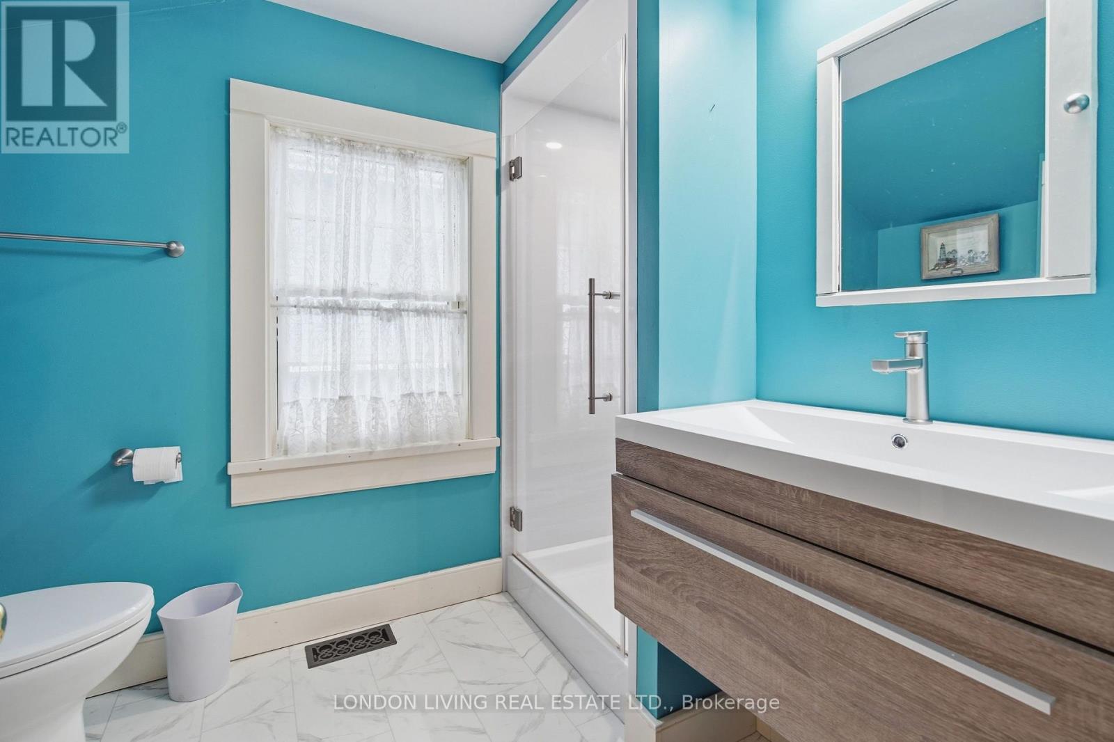 24 Centre Street Property Photo 22