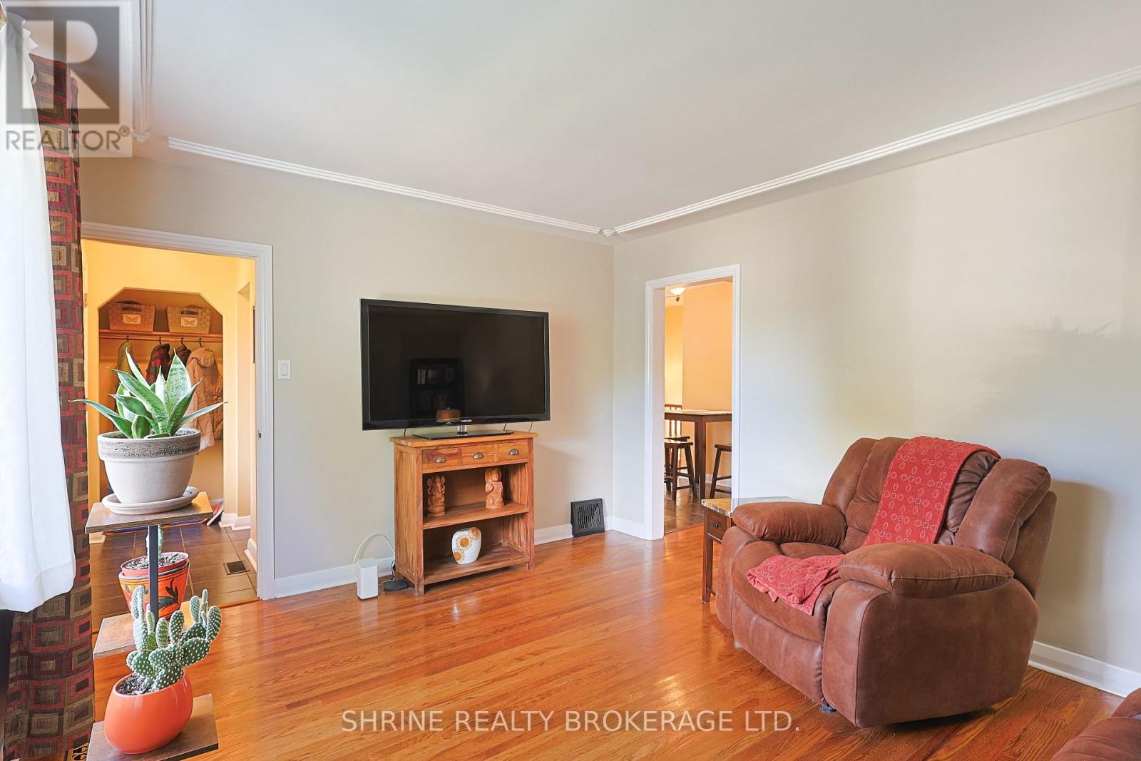 227 Sterling Street Property Photo 9