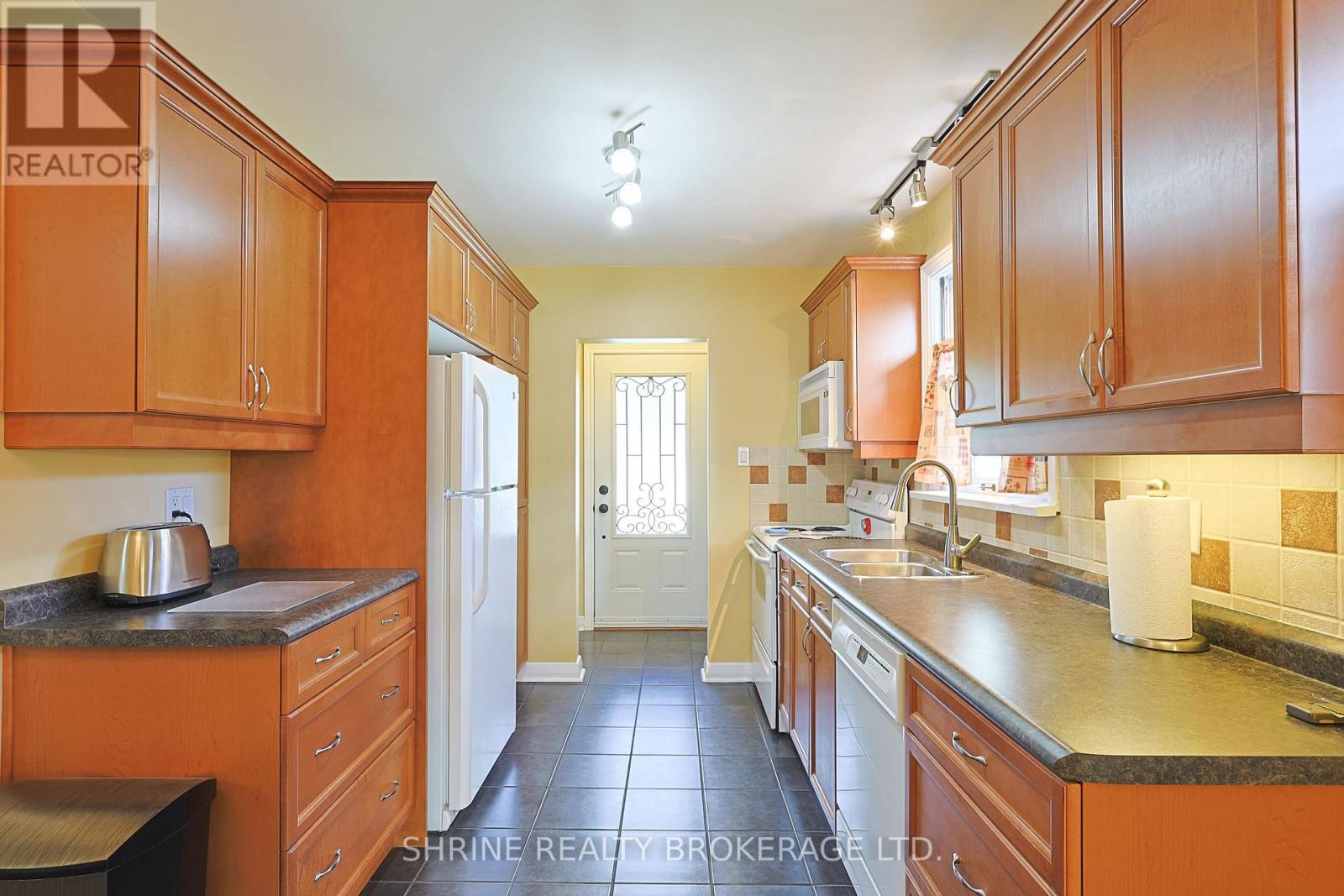 227 Sterling Street Property Photo 11