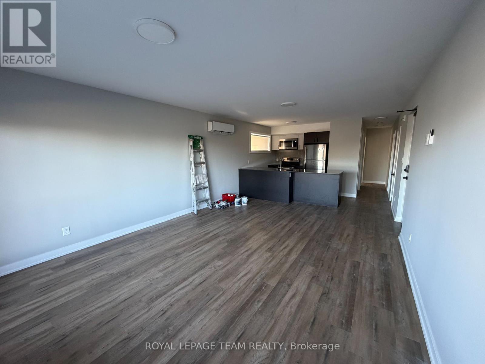 102 - 1305 Summerville Avenue Property Photo 3