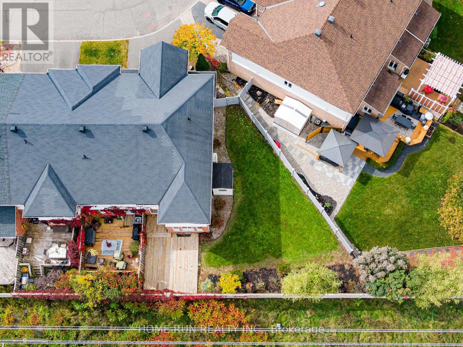 221 Royal Gala Private Property Photo 4
