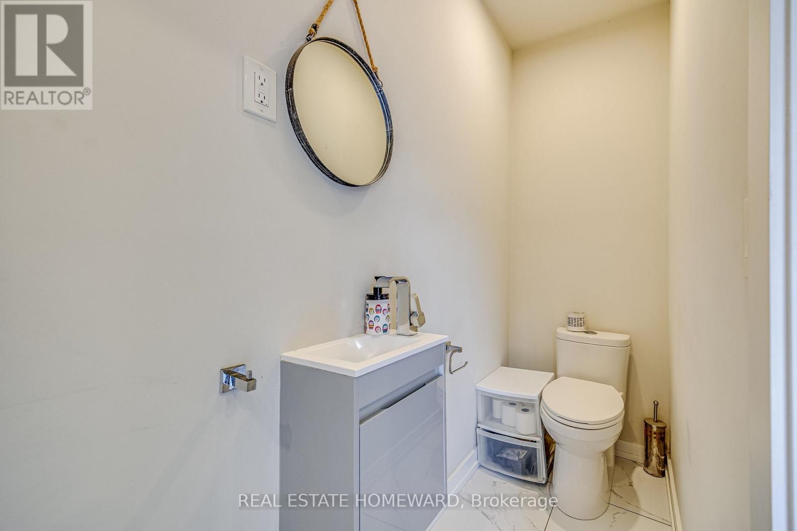 5164 St Lawrence Avenue Property Photo 11