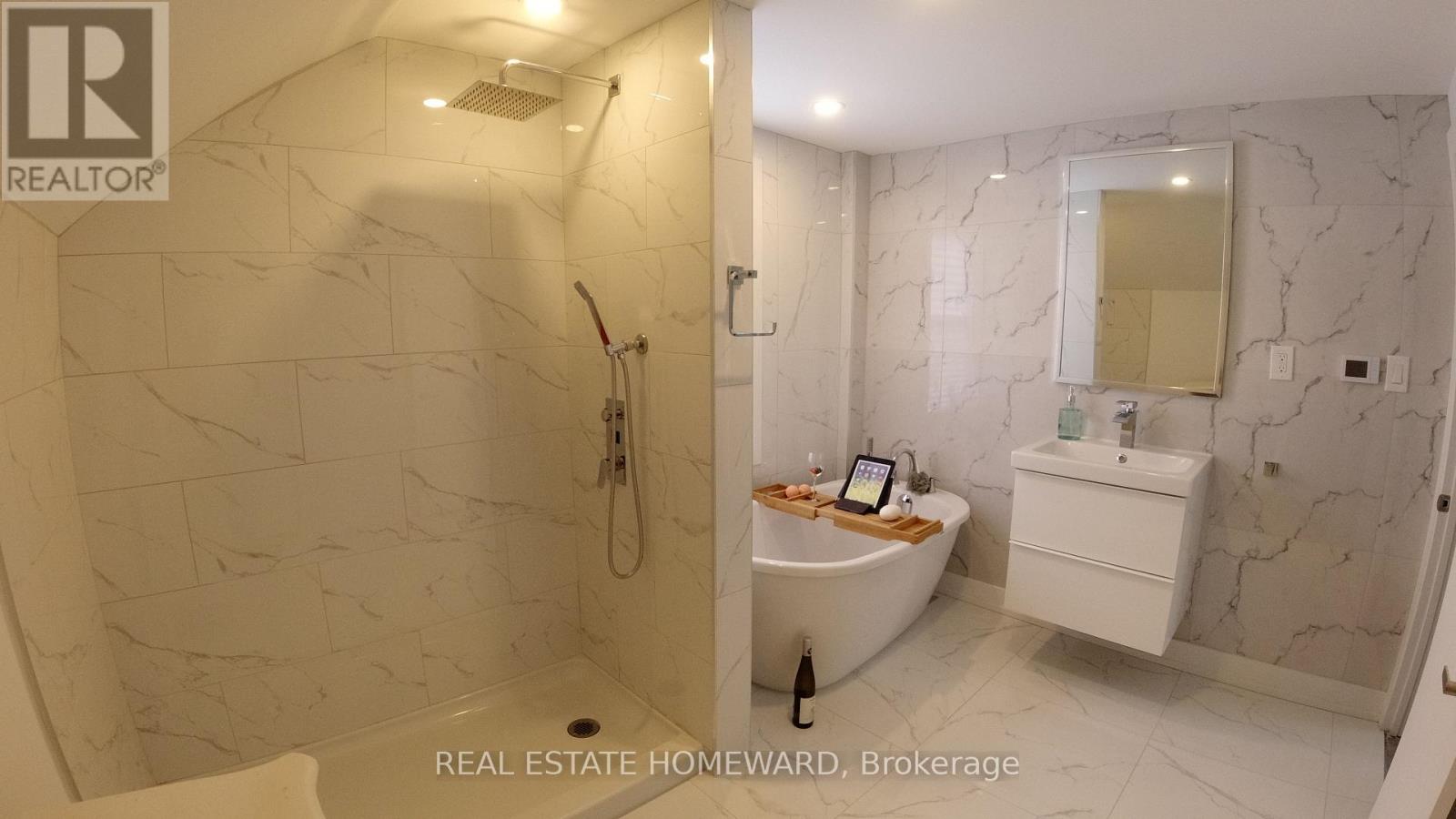 5164 St Lawrence Avenue Property Photo 14