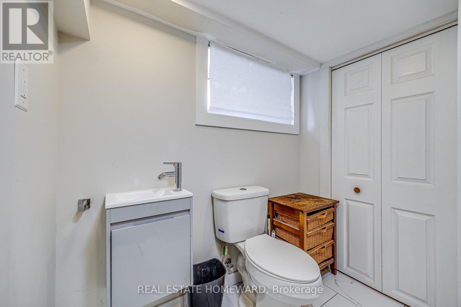 5164 St Lawrence Avenue Property Photo 20