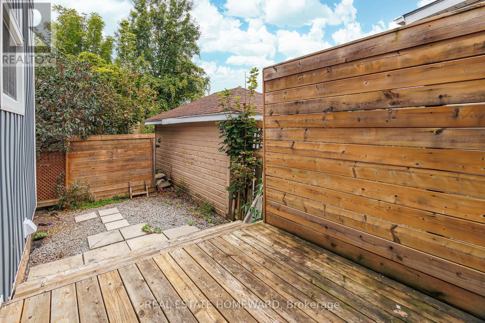 5164 St Lawrence Avenue Property Photo 22