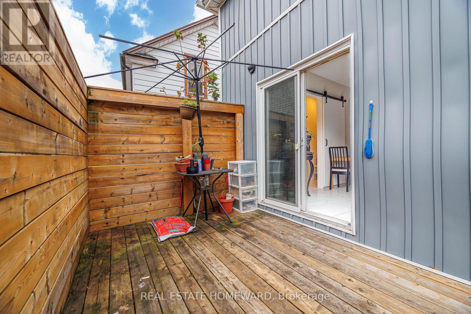 5164 St Lawrence Avenue Property Photo 23