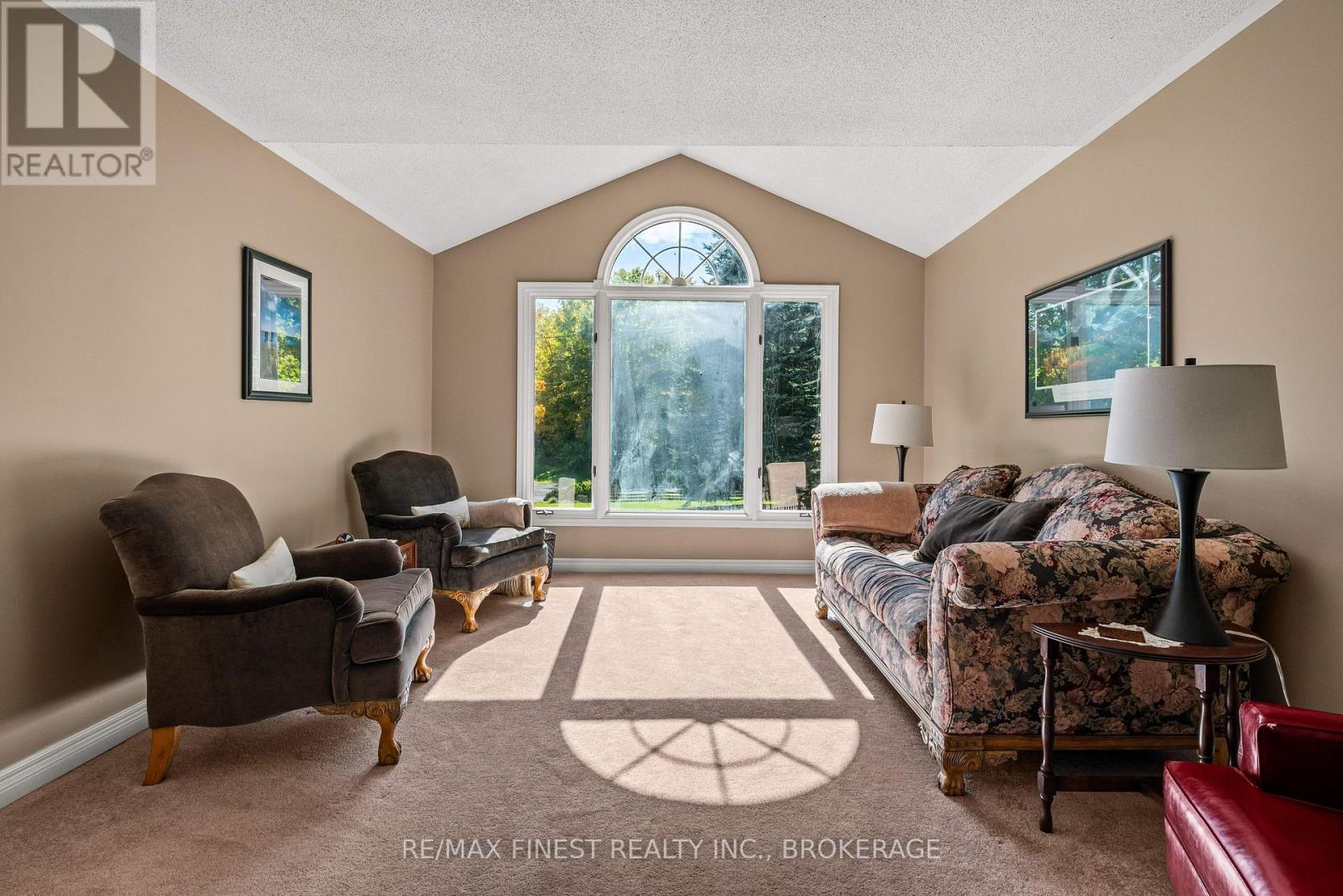 2032 Valleyview Drive Property Photo 14