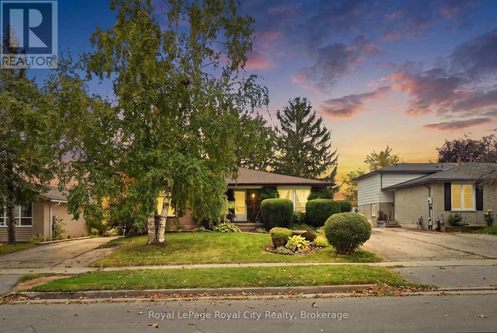 Upper - 37 Mcilwraith Crescent Property Photo 2
